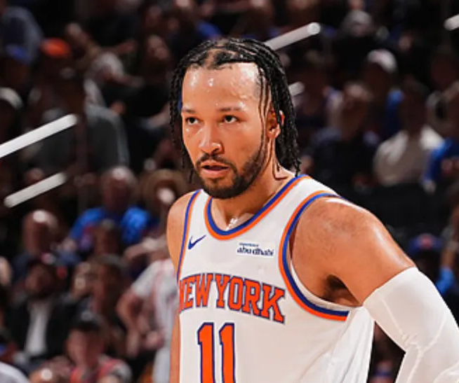 NBA东部决赛，常规时间双方101-101打平，最终经过加时尼克斯115-104