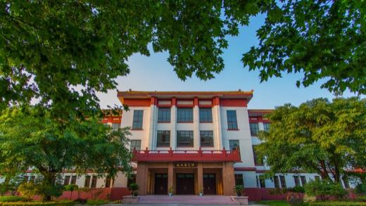 四川大学校园环境好不好？4个校区四种风格，百年前的建筑最惊艳