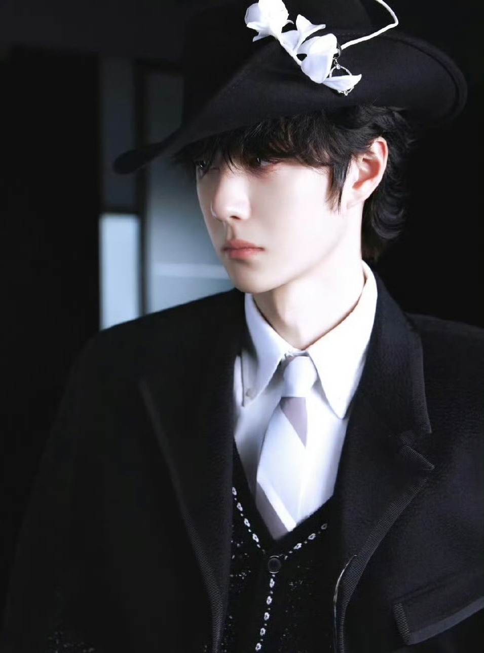 王一博的眼睛是很具攻击力的