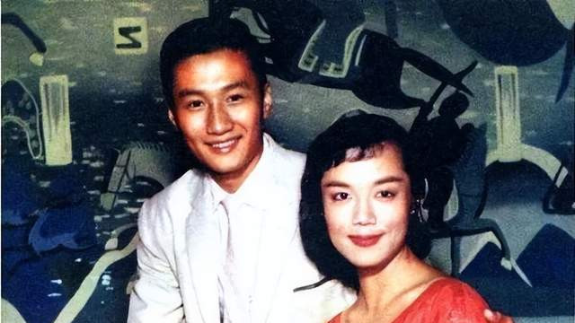 谢贤一生潇洒，事业有成，5个女人2段婚姻，最后一任女小49岁