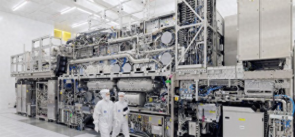 中国半导体业内大佬集体发文引热议：举全国之力，打造自己的阿斯麦