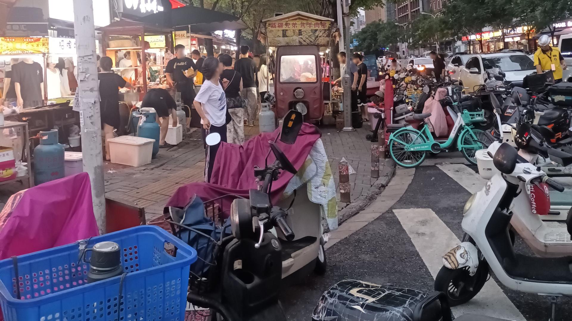 中年失业负债，我带娃在武汉摆地摊之54：低价引流靠谱吗？