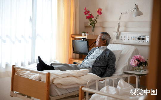 儿子为立“孝心小哥”人设，造谣我抛夫弃子后，我如他所愿弃了他