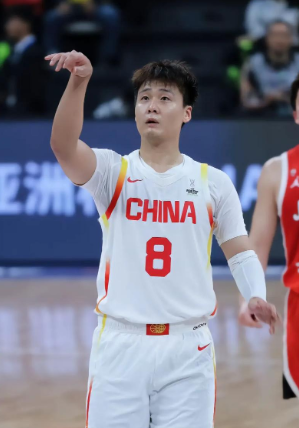 高柏铠身高213臂展223，尺寸足速度快，赵睿突不了他，7月比赛千万别上头，胡金