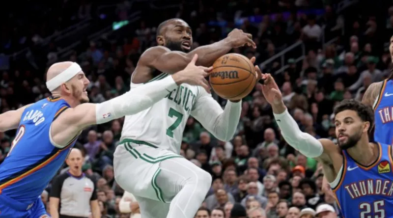 凯尔特人以109-102击败老鹰。

赛后，凯尔特人主教练乔-马祖拉接受媒体采访