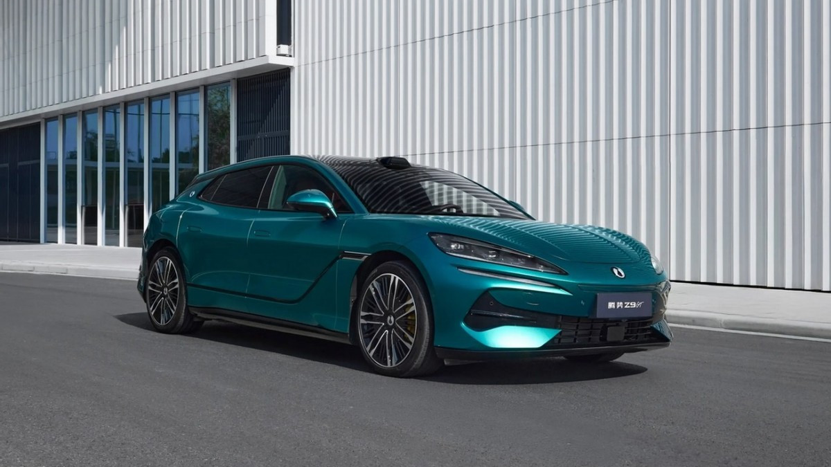 新款腾势Z9GT内饰官图发布, 新增熔岩红配色