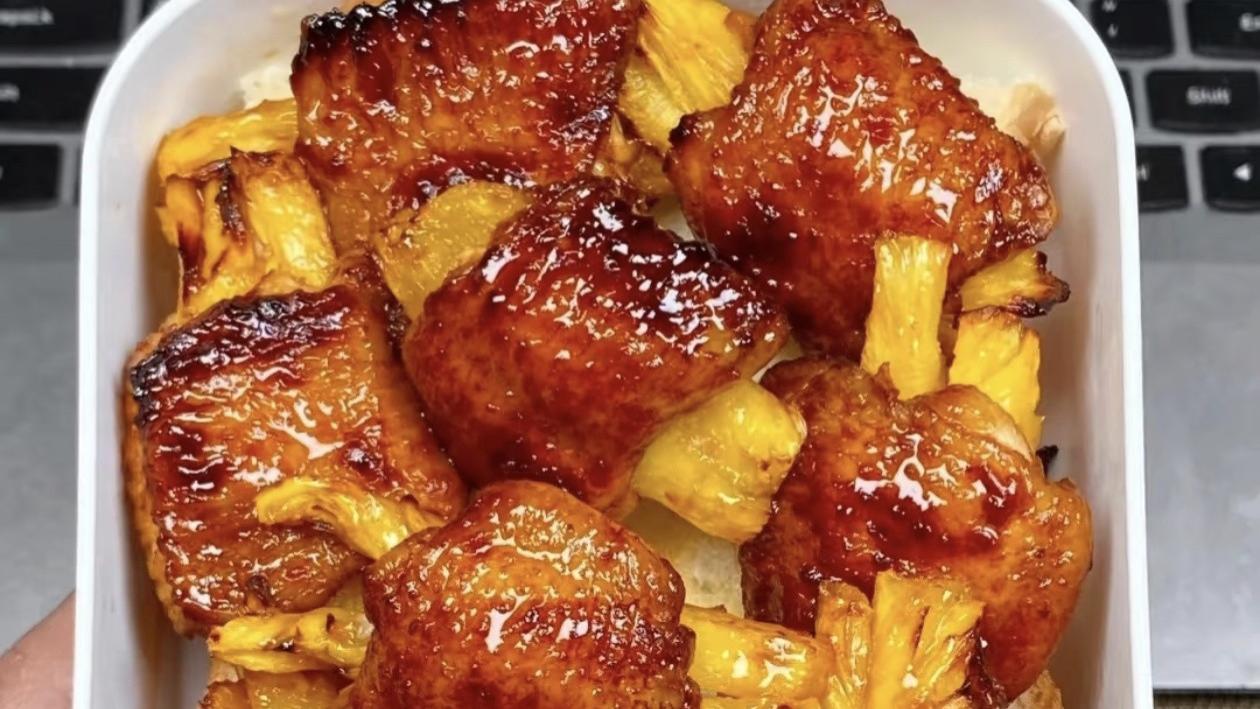 无骨菠萝烤鸡翅，一口爆汁的神仙家常菜