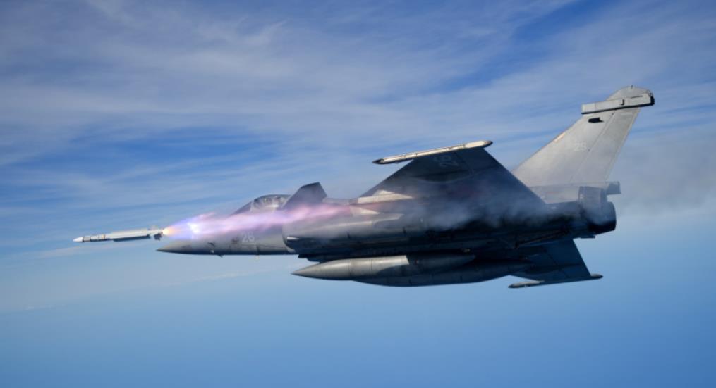 当地时间3月18日，法国总统马克龙在法国海军集团基地举行的仪式上，正式公布了法国