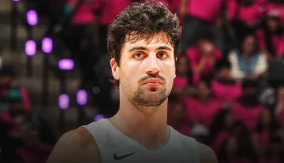 NBA季后赛西部首轮G1开拓者（0）98-111（1）不敌马刺。
赛后，马刺球员