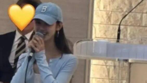 最近，NewJeans成员Danielle的一则最新动态，又在韩娱圈掀起了一阵不小的波澜
