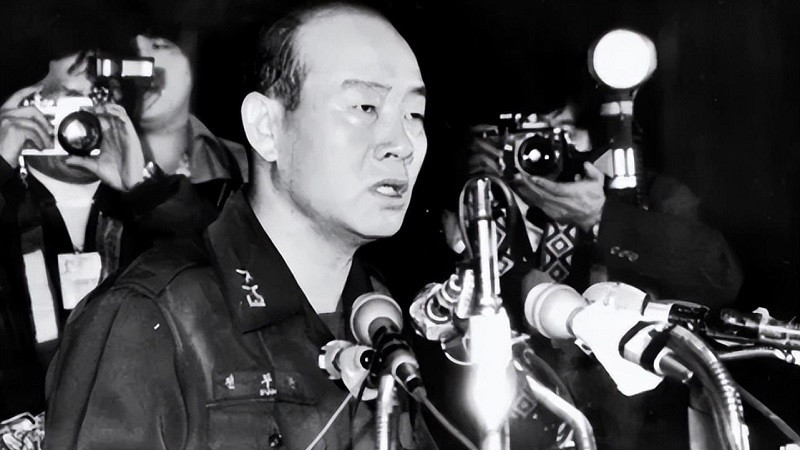 尹锡悦之前被判处死刑的韩国总统，饱受国民唾弃，为避难曾出家为僧