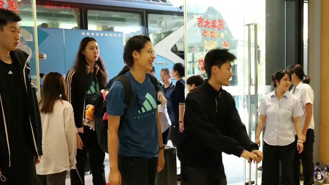 中国女排抵达福建！集训团队共30人，庄宇珊心情大好，王梦洁晒照