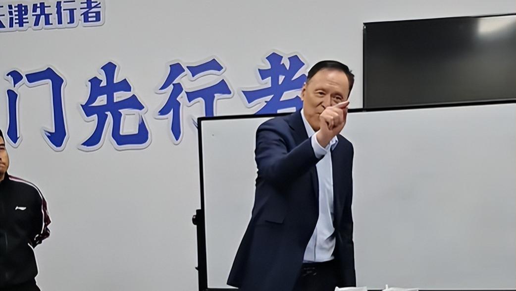 不是林庭谦，不是哈姆雷特，贵叔在更衣室赞一人：表现非常优秀