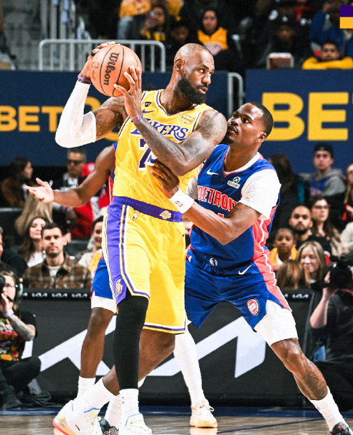 湖人还是首轮游，没办法，教练是真次

和去年一样，全明星之后就狠用主力。

核心