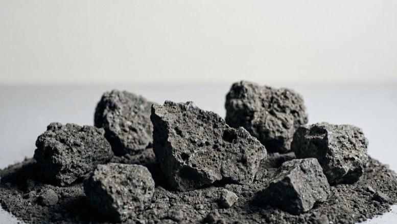 科学家开启封存月岩发现意外现象