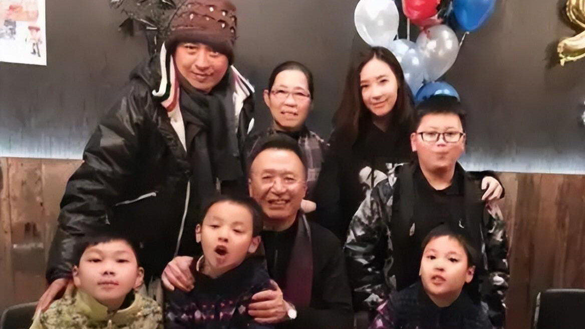 64岁马景涛晕倒背后！