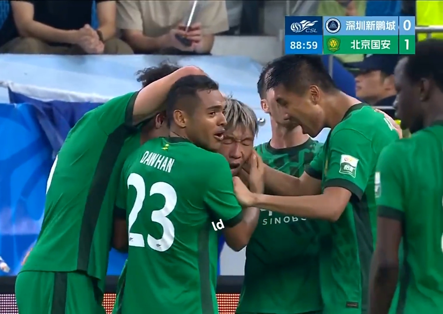 张稀哲真棒！

本轮中超，北京国安客场挑战深圳新鹏城，比赛进行到第88分钟，替补