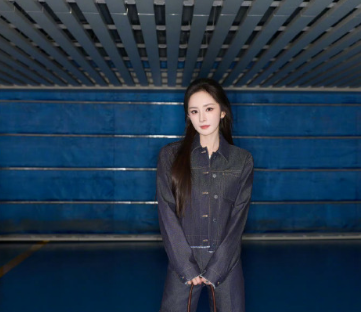 神明赋予万物至生命，你赋予我深情而浪漫的爱意