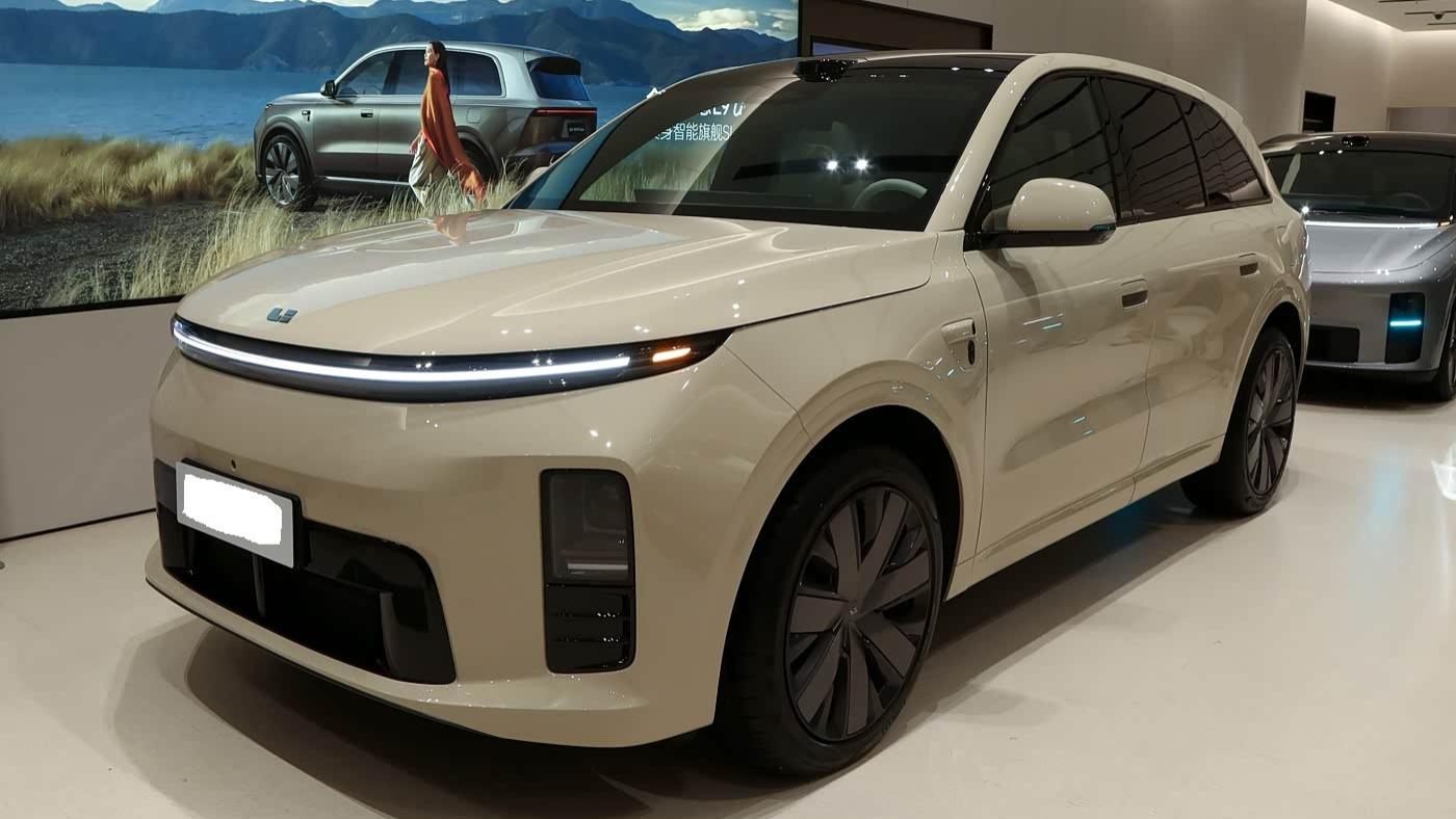 全新理想L6 Ultra上市！不足25万，配29英寸6K大屏，纯电续航300Km
