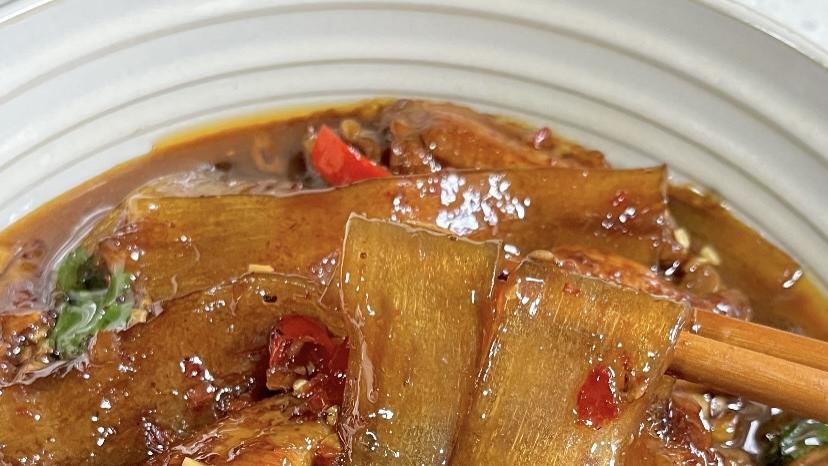 麻辣鲜香鸡翅炖宽粉：外焦里嫩吸汁入味，家常做法简单又下饭