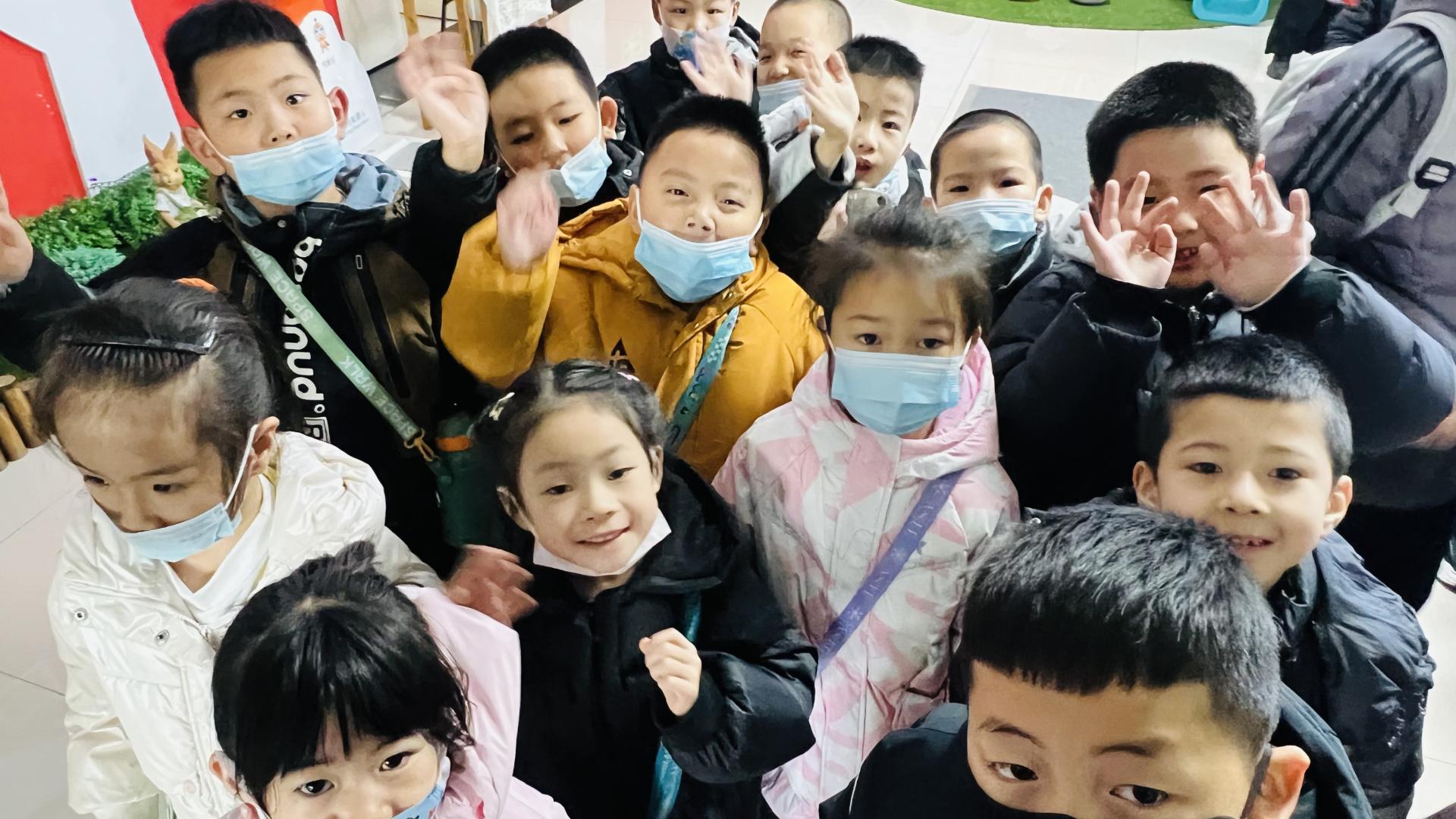 春季孩子穿衣，可不是‘乱穿衣’那么简单