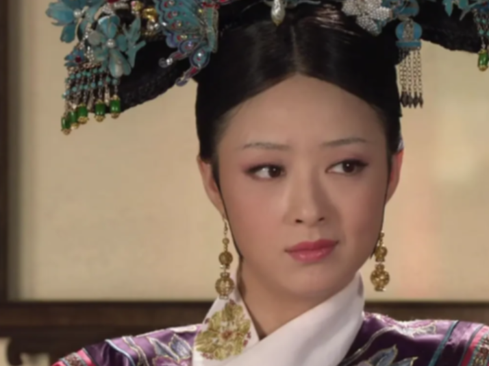 主持人问43岁的蒋欣："如果再演一次《甄嬛传》，你还会选择演华妃吗？"蒋欣说："