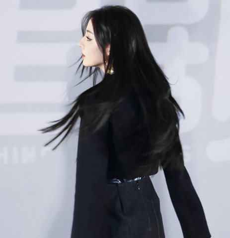 街角的白山茶偷窥了少女的热爱