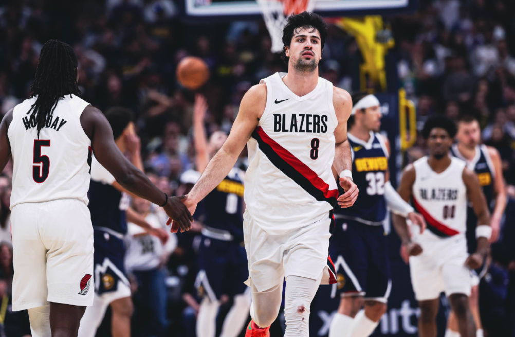 阿夫迪亚硬要葬送比赛

这场开拓者VS掘金的比赛外线站着三分6中4，6中3，11