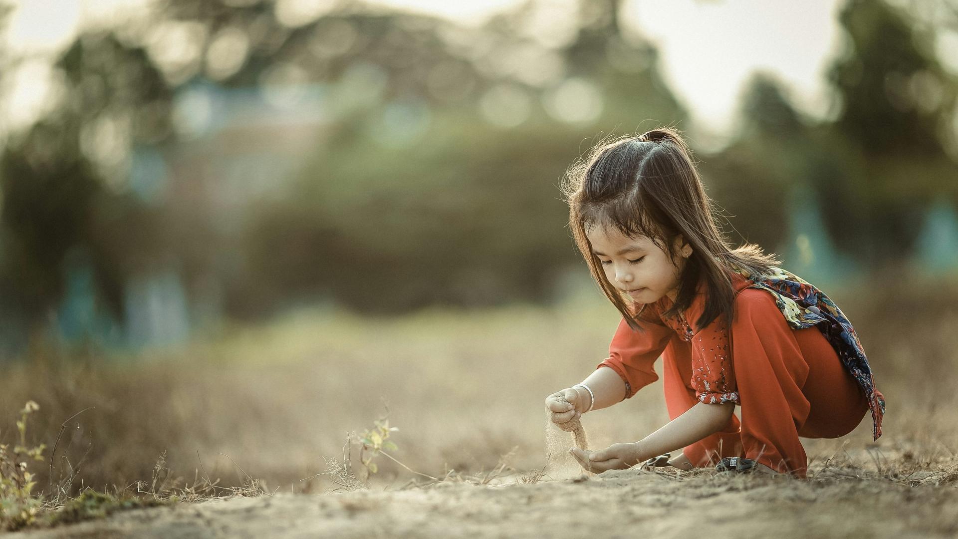 你越想“帮孩子选对路”，他越不敢走