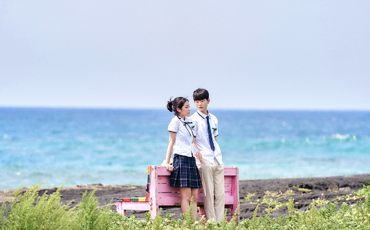 被赶到贫民窟的第五年，他们悔疯了