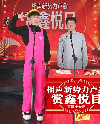 “嘿，你是否曾经也被悬赏了？在这熙熙攘攘的城市里，只有我值一万元！每个苦闷的夜晚