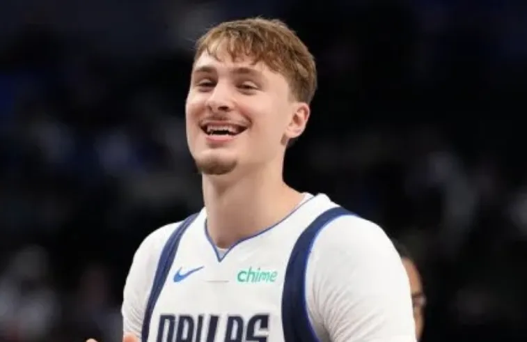 NBA常规赛独行侠以134-128战胜湖人

本场比赛，独行侠球员库珀-弗拉格出