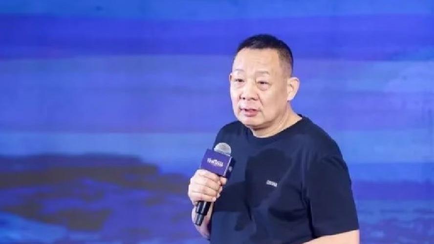 于东来回应“四年合同制”：劳资关系将严格依法执行，完整方案尚未公布