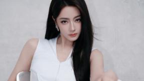 迪丽热巴高智风穿搭，剪裁立体完美呈现，超显高级的老钱感