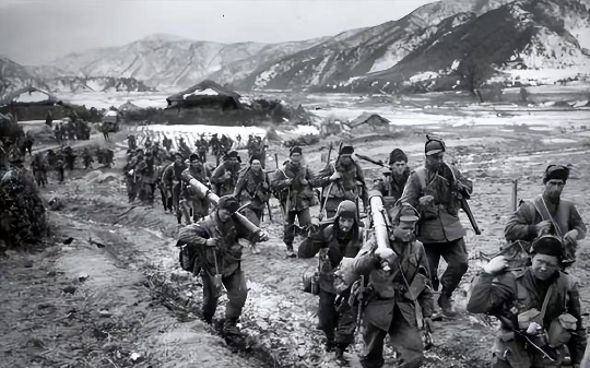 志愿军入朝第一仗：两水洞首战大捷，师部却险遭团灭，只因一个小失误