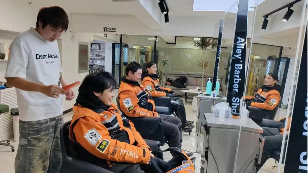 “新”气象，好彩“头”！石景山团区委开展公益理发志愿服务活动