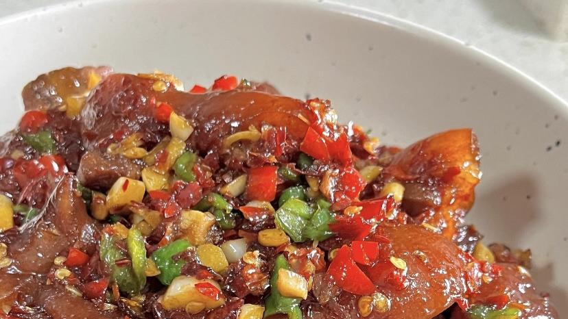 香辣猪蹄这样做，软糯Q弹，越啃越香，米饭杀手！