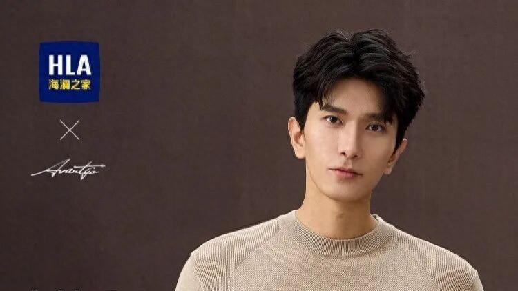 外套一脱更有范！靠海澜之家内搭毛衣，让你在室内成为焦点