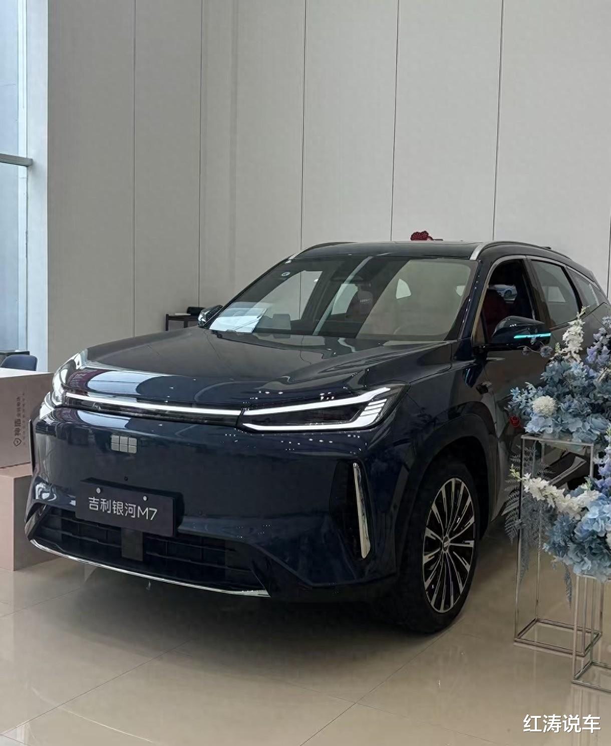 吉利银河M7新车到店，外观漂亮，配置丰富，是不是你想要的座驾