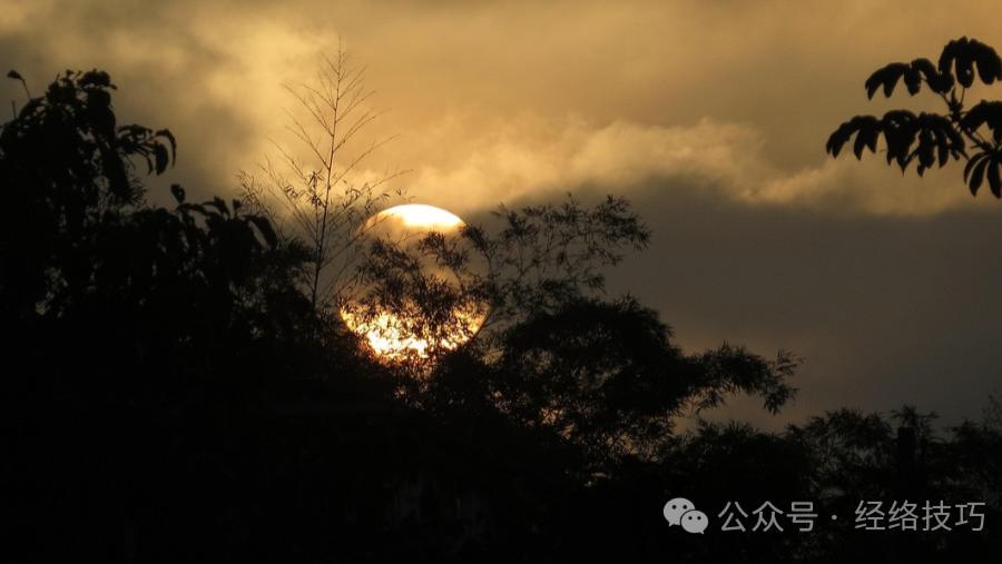 脾经有个“气血开关”，每天揉3分钟，气血逐渐充盈，脸上的斑点自然就淡了！