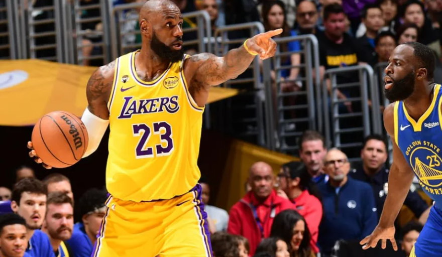 能不能减少詹姆斯上场时间
字母哥巅峰年纪轻轻的时间都控制的非常好，库里常年时间也