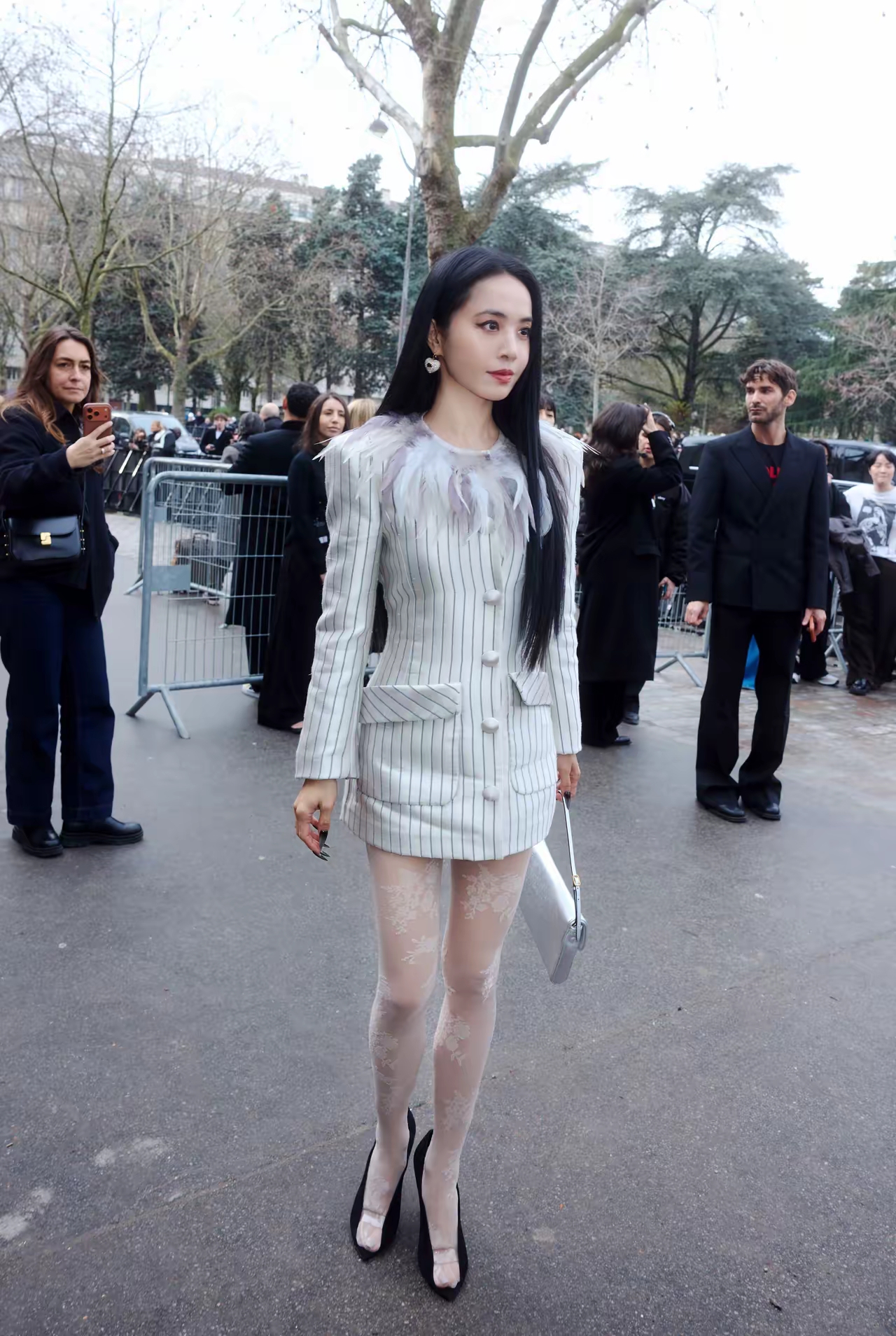 蔡依林的隐形鞋被骂上热搜，很多人说她为了流量博眼球