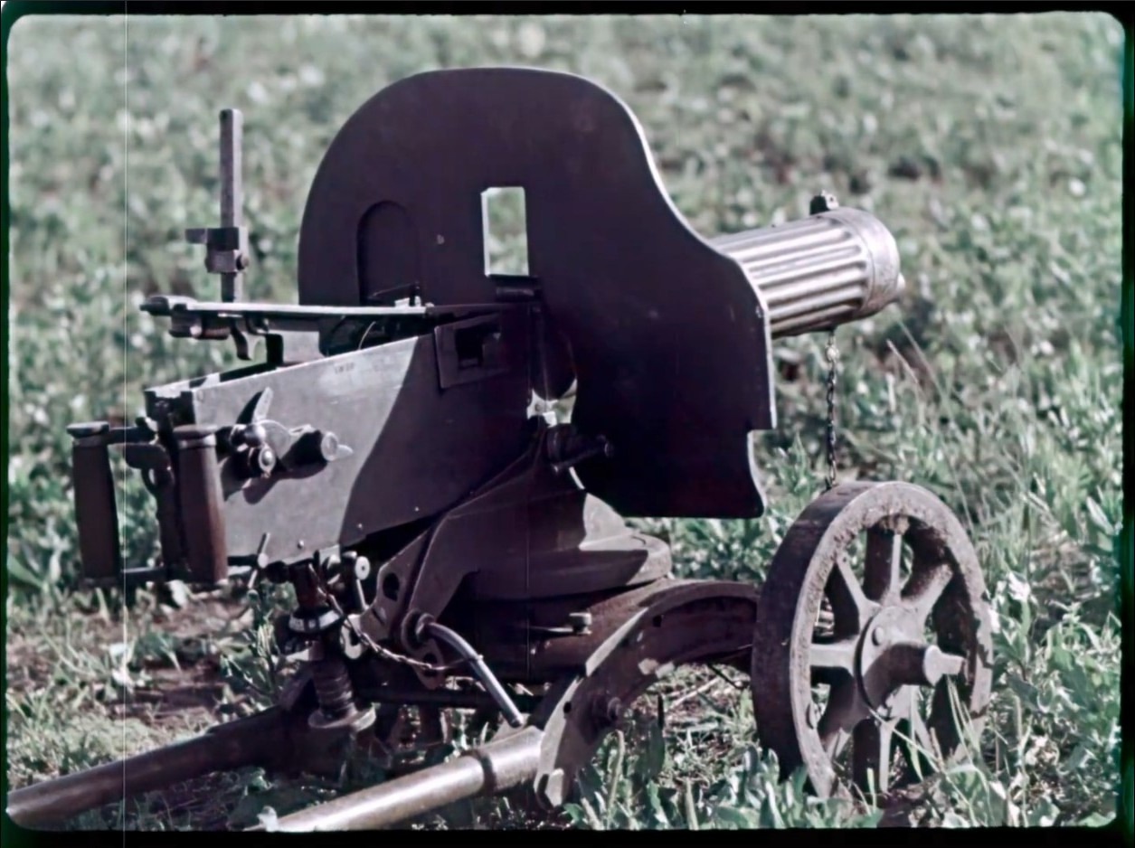 1942年夏天，俄罗斯顿河湾，被苏军遗弃的马克沁M1910重机枪。 