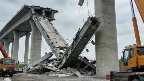 【突发】江苏盐城在建大桥坍塌！工人5小时前称“打完灰就放假”，建设单位称搜寻工作持续进行