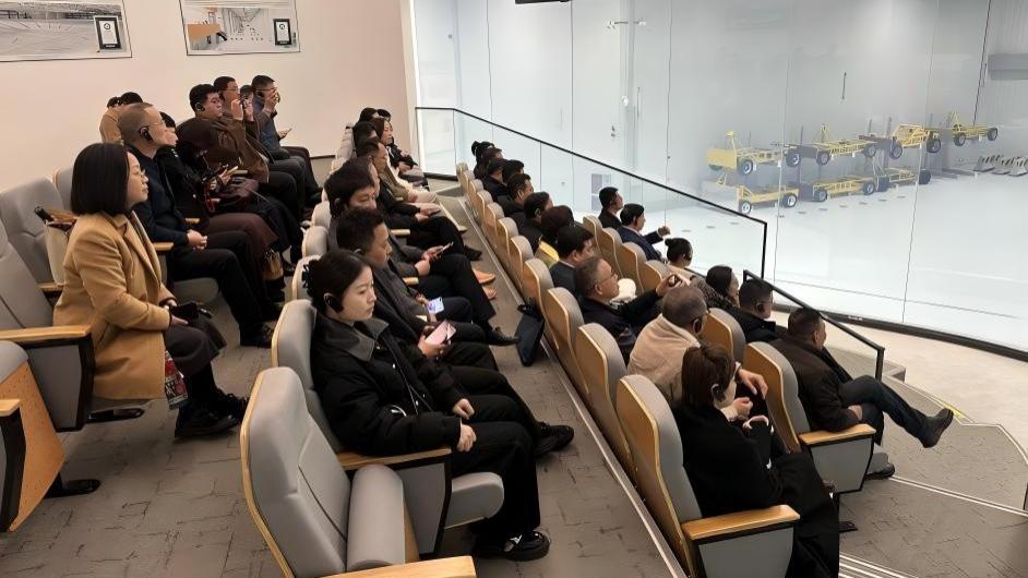 聚焦前沿技术，共探智能制造 名企交流行走进吉利汽车