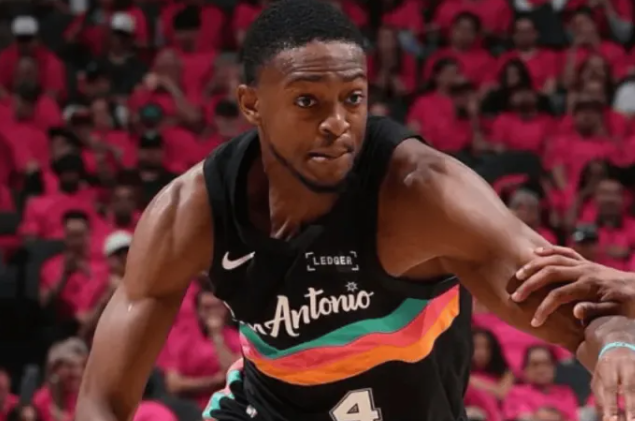 NBA季后赛西部半决赛G1马刺（0）102-104（1）不敌森林狼。
本场比赛，