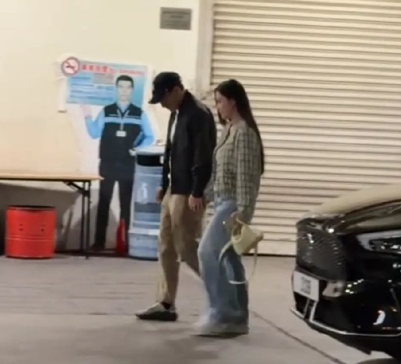 刘恺威真的是无人问津了
疑似被拍到新恋情后，引起一波热度，随后他后援会回应否认了