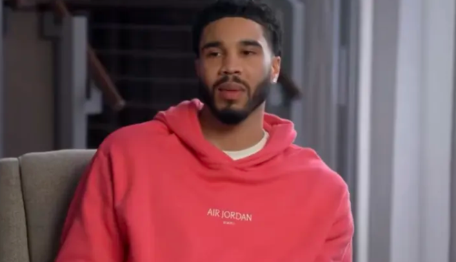 凯尔特人球员杰森-塔图姆在一档播客节目中谈到了此前奥运会被DNP一事。
塔图姆表