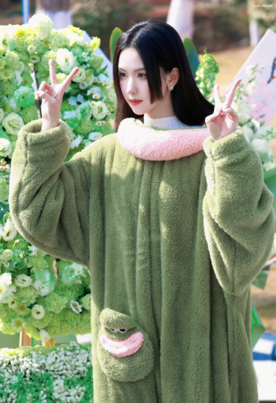 天选白幼薇陈都灵！外形特质高度贴合，病娇感复刻成功，妆造用心多造型，路透看不够，