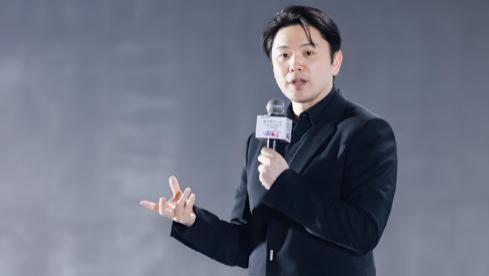 立志超越马斯克的俞浩，看上了另一个“大嘴”